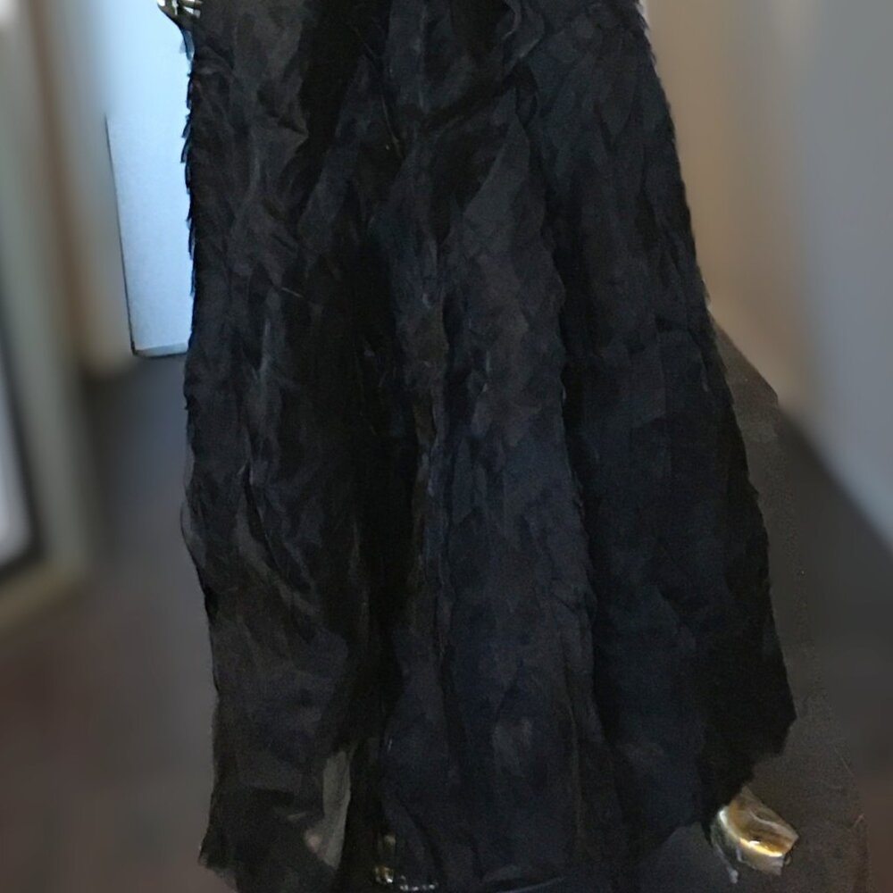 BCBG MAX AZRIA "Marisa" Long Layered Silk Organza Gown in Black - Size 0 - Picture 3 of 16